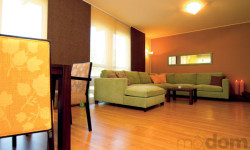 interier-obyvacia-izba-sedacka-textil-md0711_58-drevo-zelena-bezova-hneda-zlta